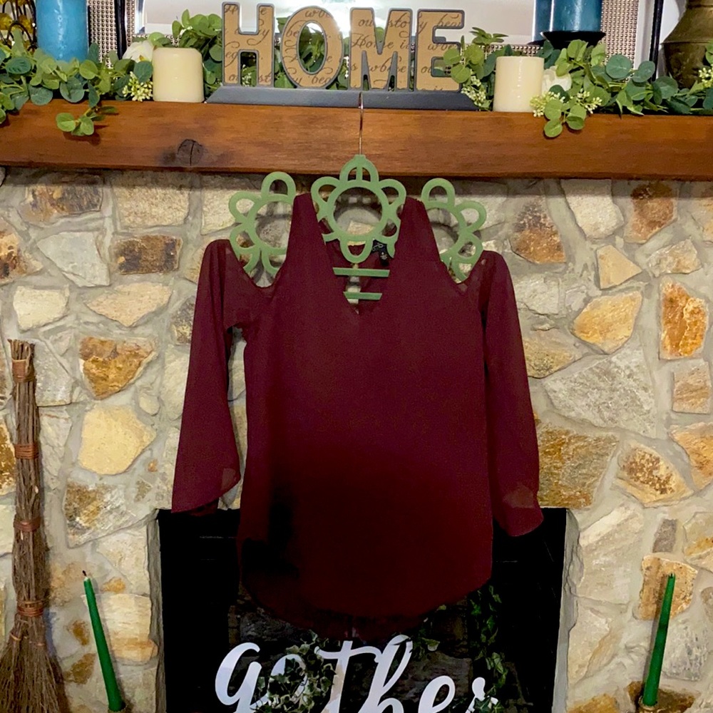 Jessica Simpson cold shoulder long sleeve top